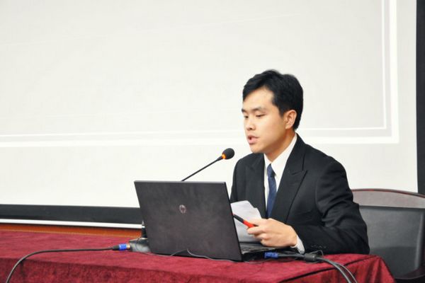 8成功老师作题为“大学英语”的说课
