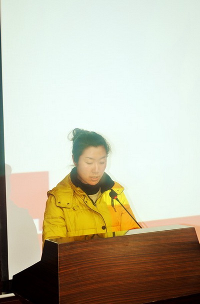 杨晓晶老师作为委员代表发表讲话