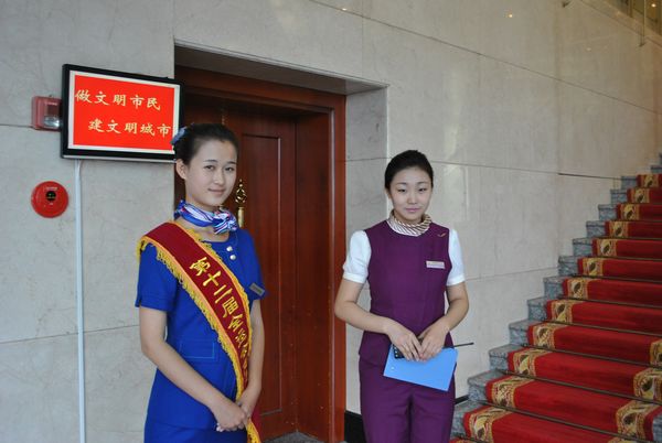 在政要楼服务的志愿者 在政要楼服务的志愿者