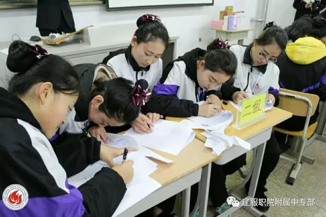 参赛学生认真比拼