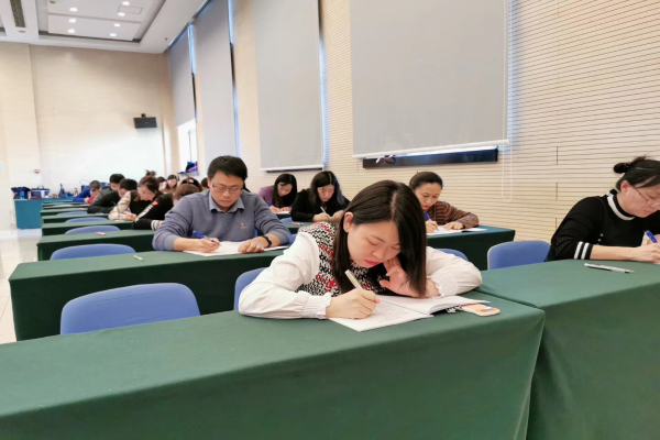 康毕华老师参加考核 康毕华老师参加考核